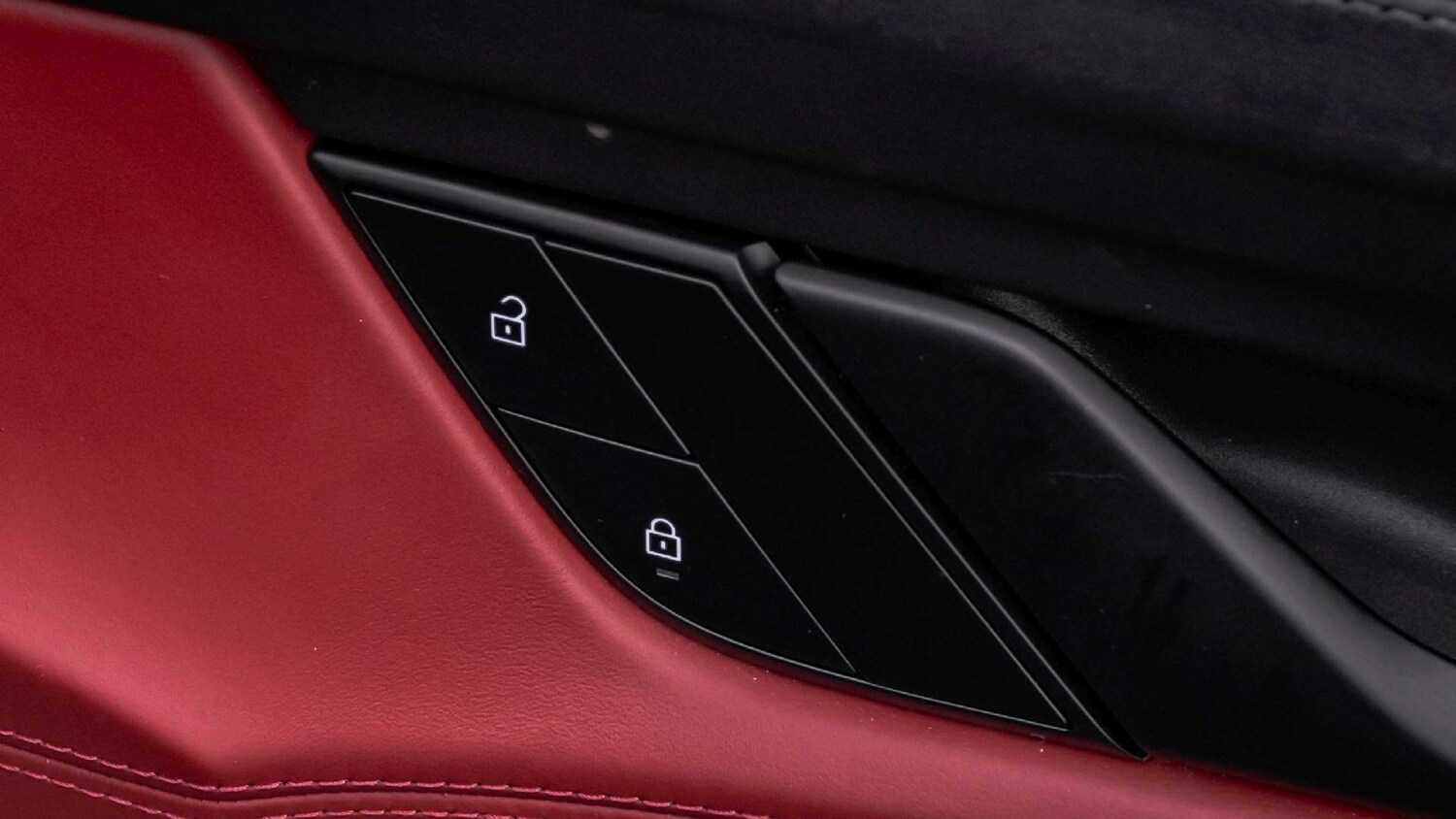 Used Porsche Taycan 2023 for sale - 77373837: Photo 12