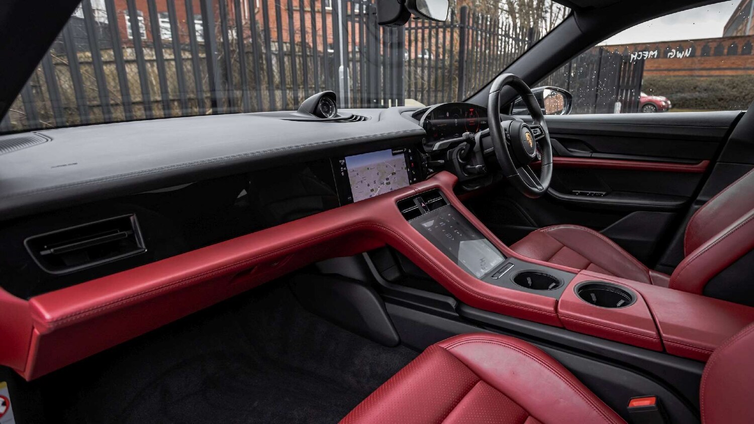 Used Porsche Taycan 2023 for sale - 77373837: Photo 3