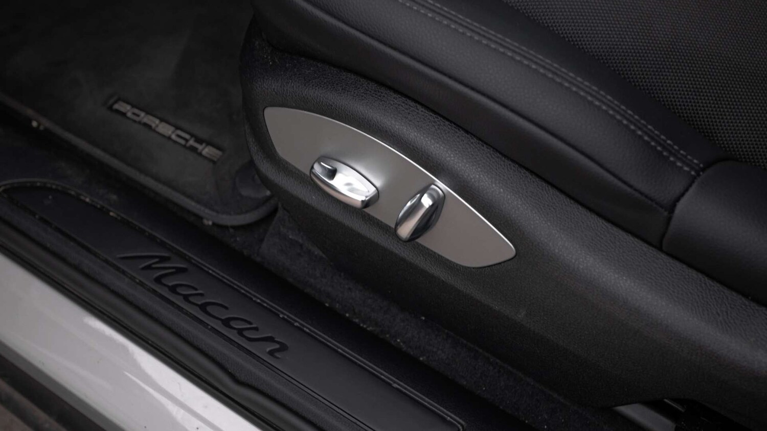 Used Porsche Macan 2024 for sale - 77648847: Photo 18