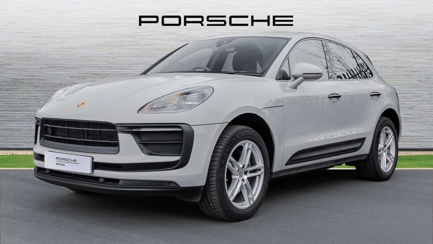Used Porsche Macan 2024 for sale - 77648847: Photo 2