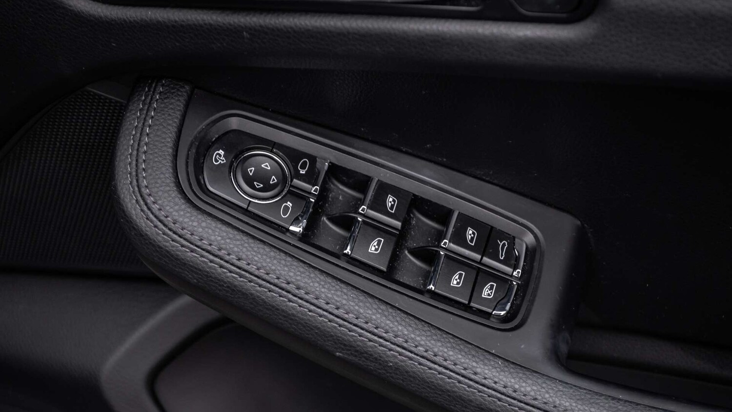 Used Porsche Macan 2024 for sale - 77648847: Photo 30