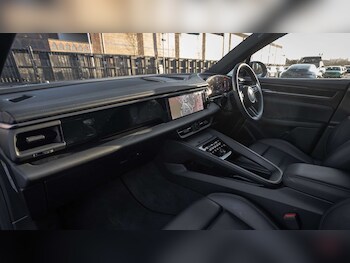 Used Porsche Macan 2025 for sale - 78604052: Photo
