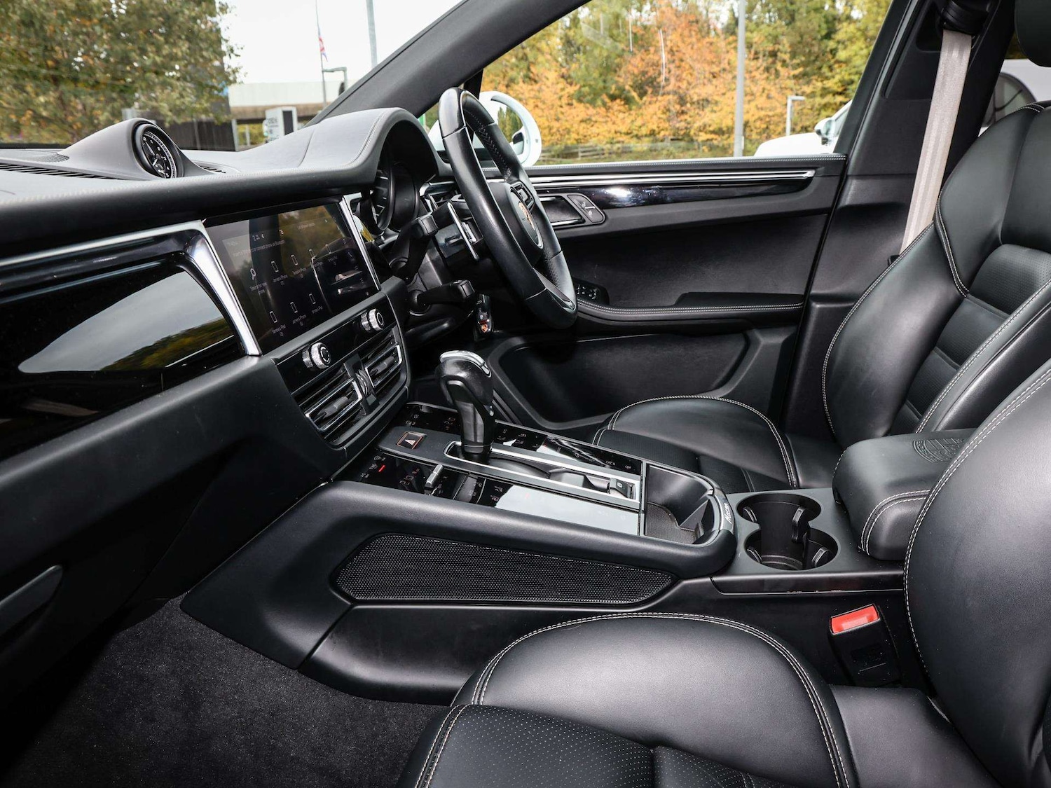 Used Porsche Macan 2023 for sale - 76929009: Photo 11