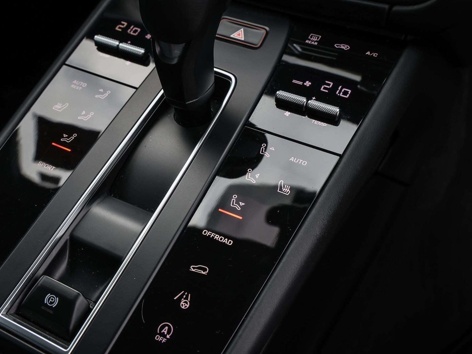 Used Porsche Macan 2023 for sale - 76929009: Photo 25