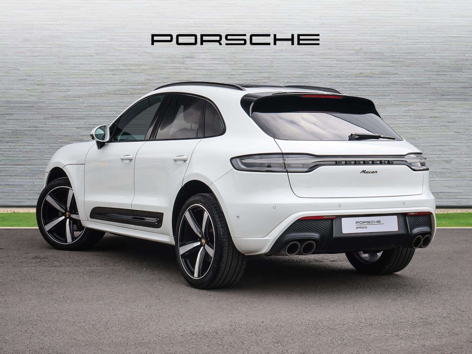 Used Porsche Macan 2023 for sale - 76929009: Photo 4