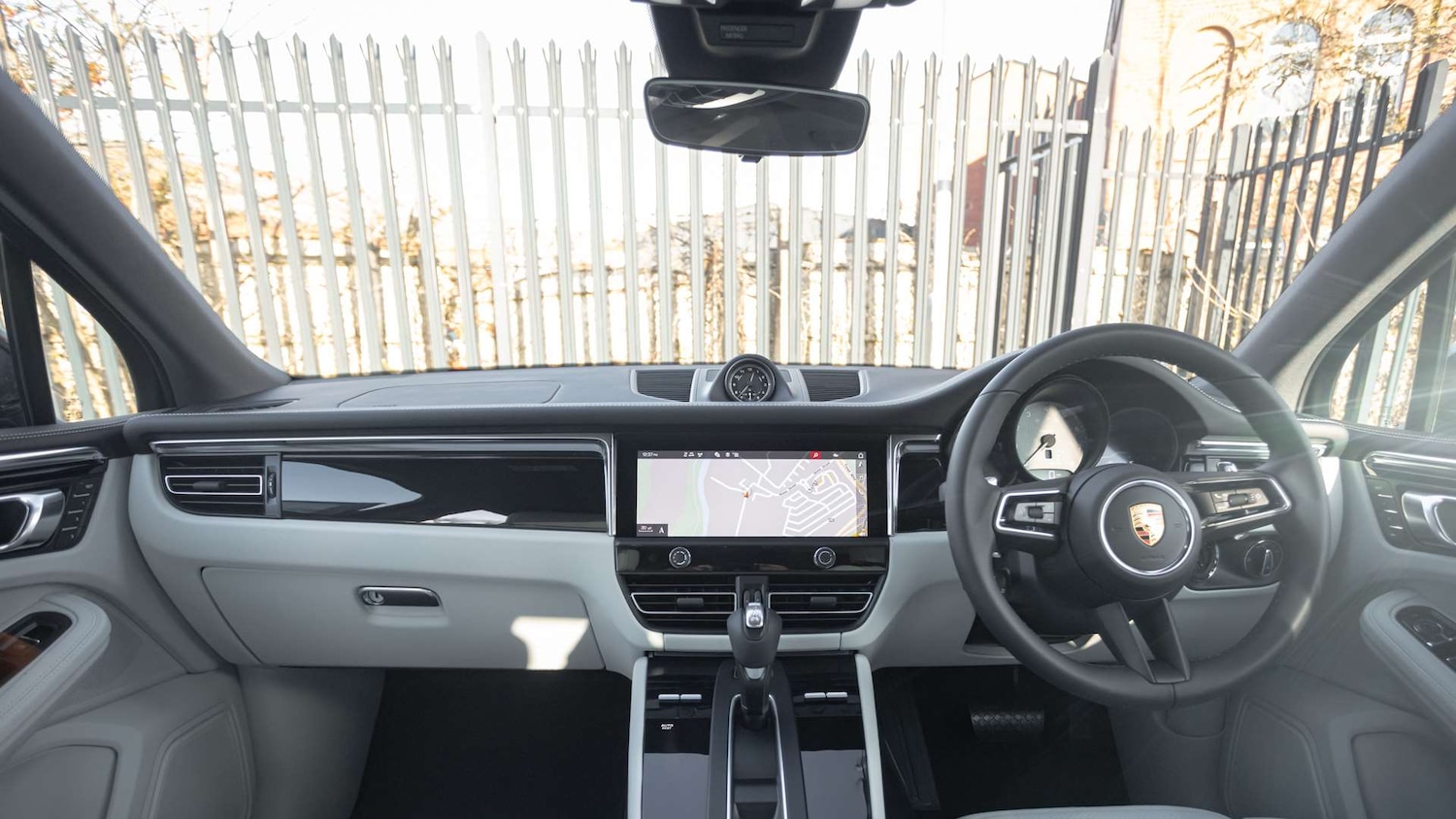 Used Porsche Macan 2025 for sale - 76704991: Photo 11