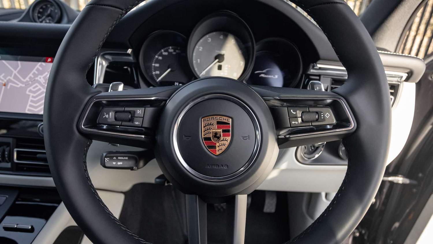 Used Porsche Macan 2025 for sale - 76704991: Photo 13