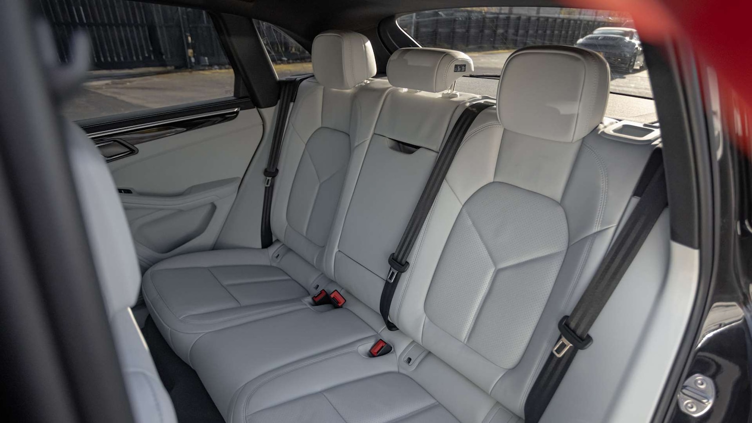 Used Porsche Macan 2025 for sale - 76704991: Photo 14