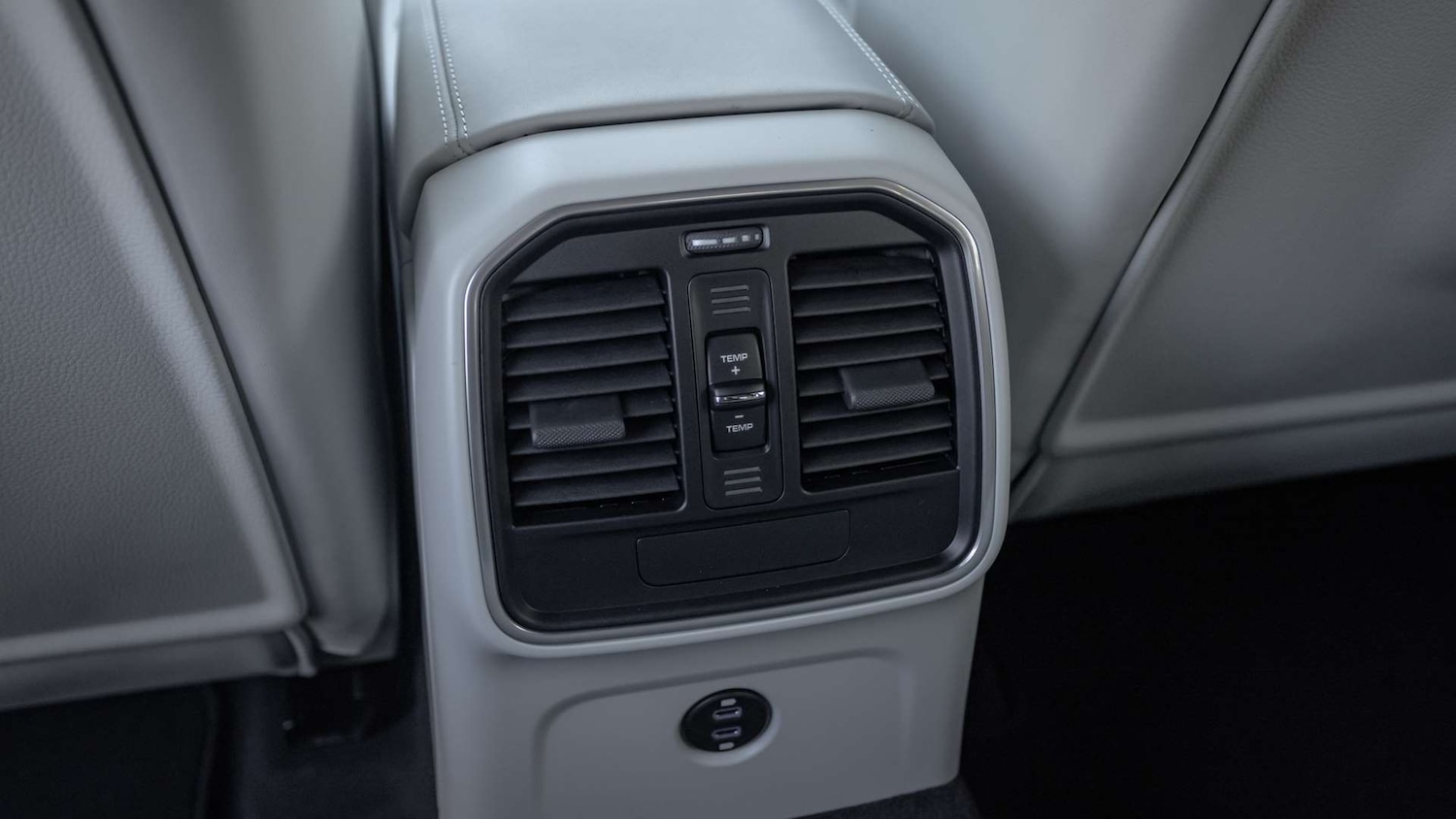 Used Porsche Macan 2025 for sale - 76704991: Photo 16