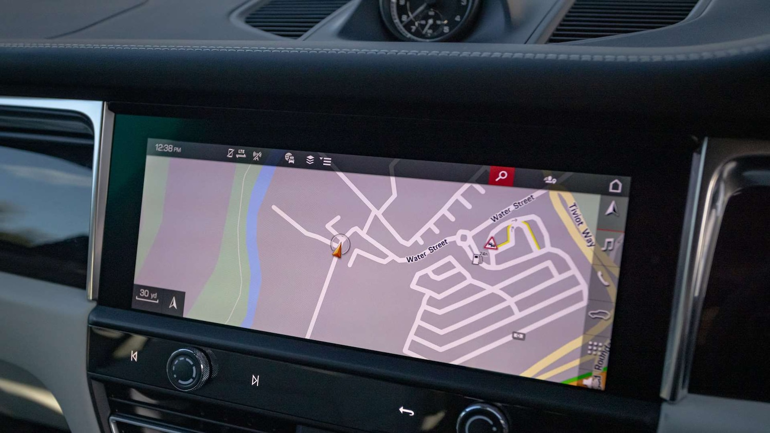 Used Porsche Macan 2025 for sale - 76704991: Photo 17