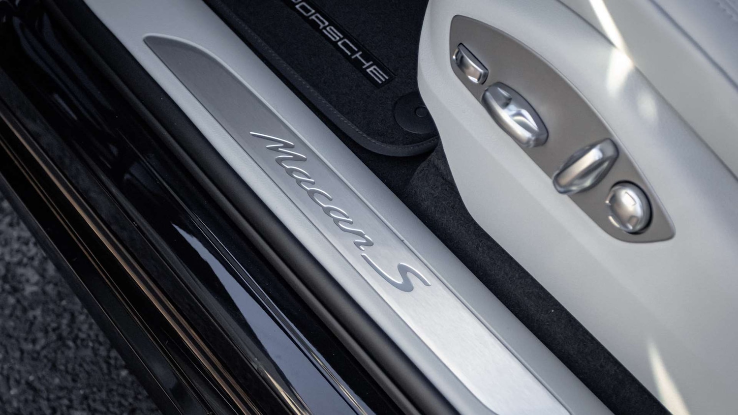 Used Porsche Macan 2025 for sale - 76704991: Photo 29