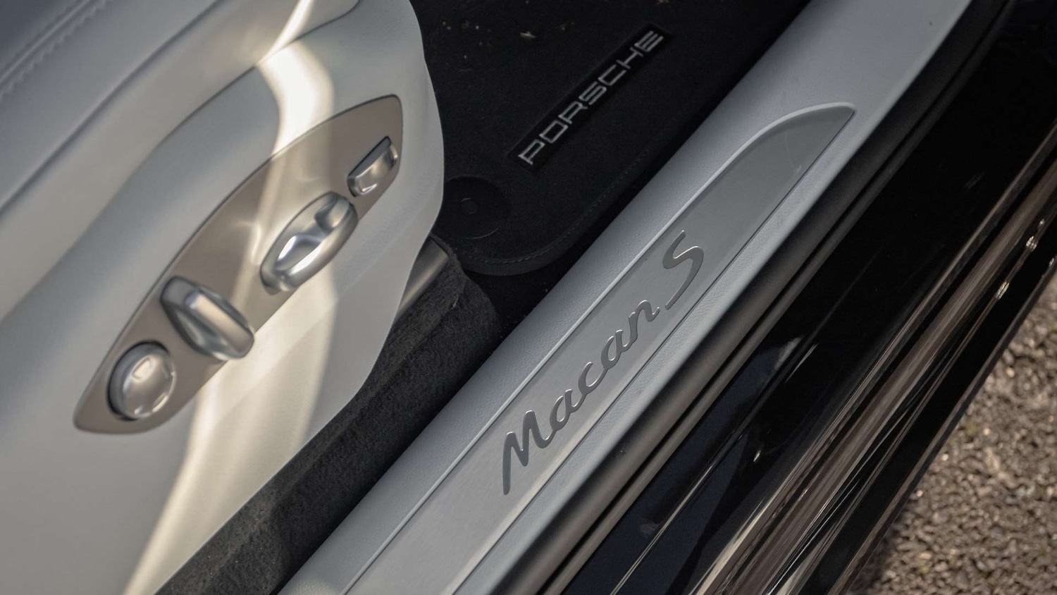 Used Porsche Macan 2025 for sale - 76704991: Photo 33