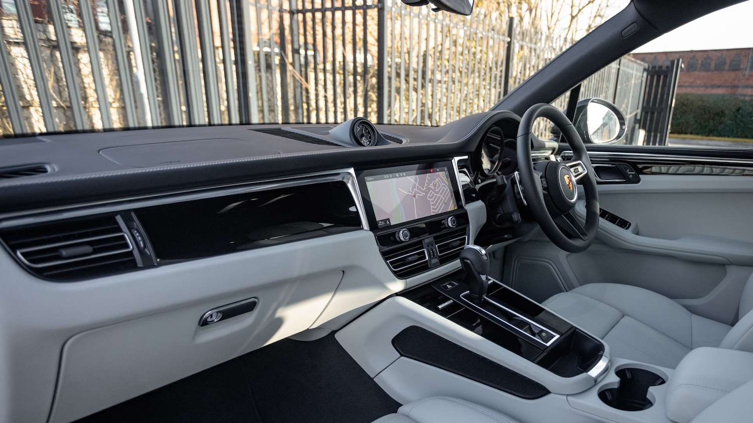 Used Porsche Macan 2025 for sale - 76704991: Photo 5