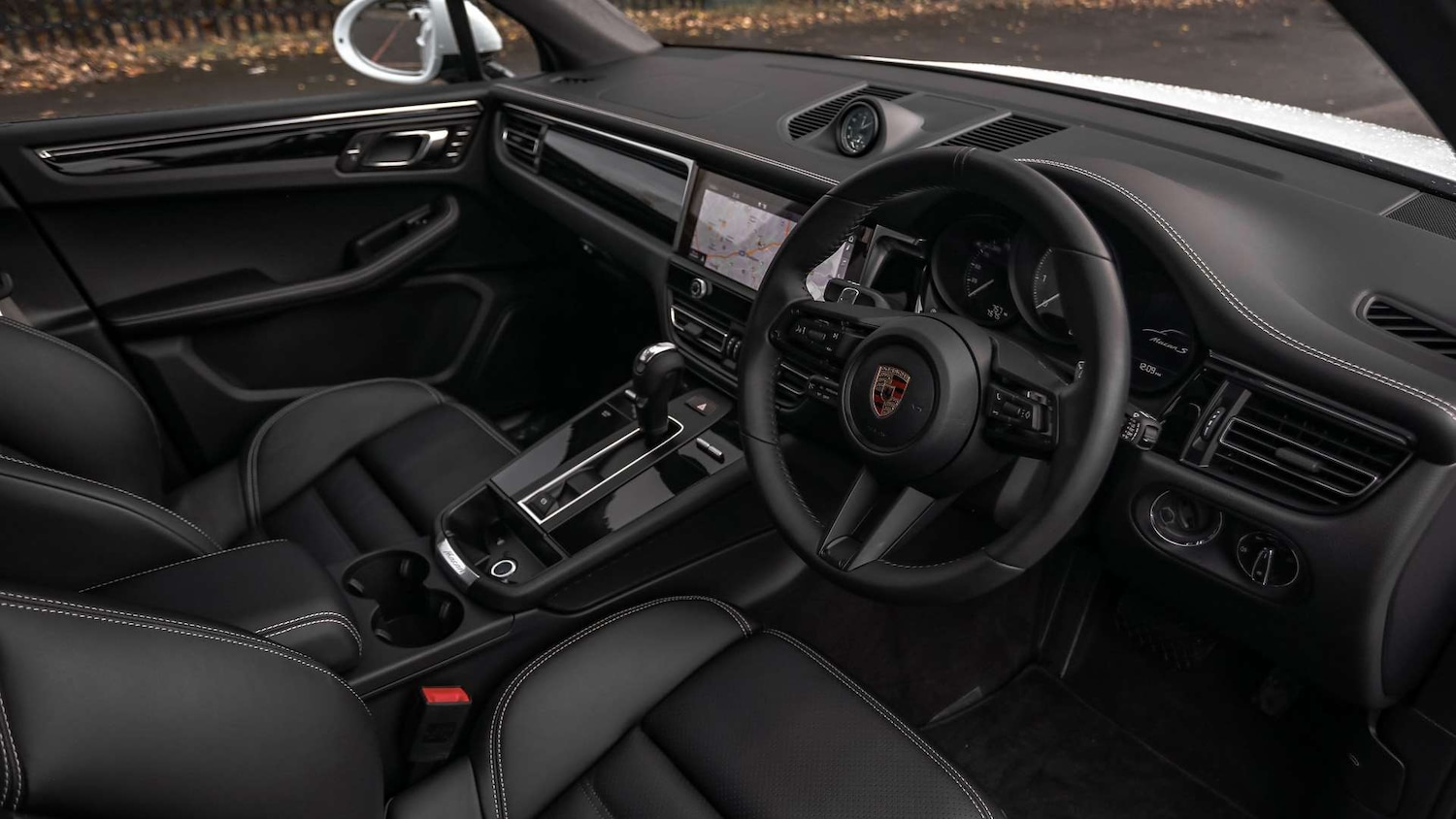 Used Porsche Macan 2025 for sale - 76587744: Photo 12