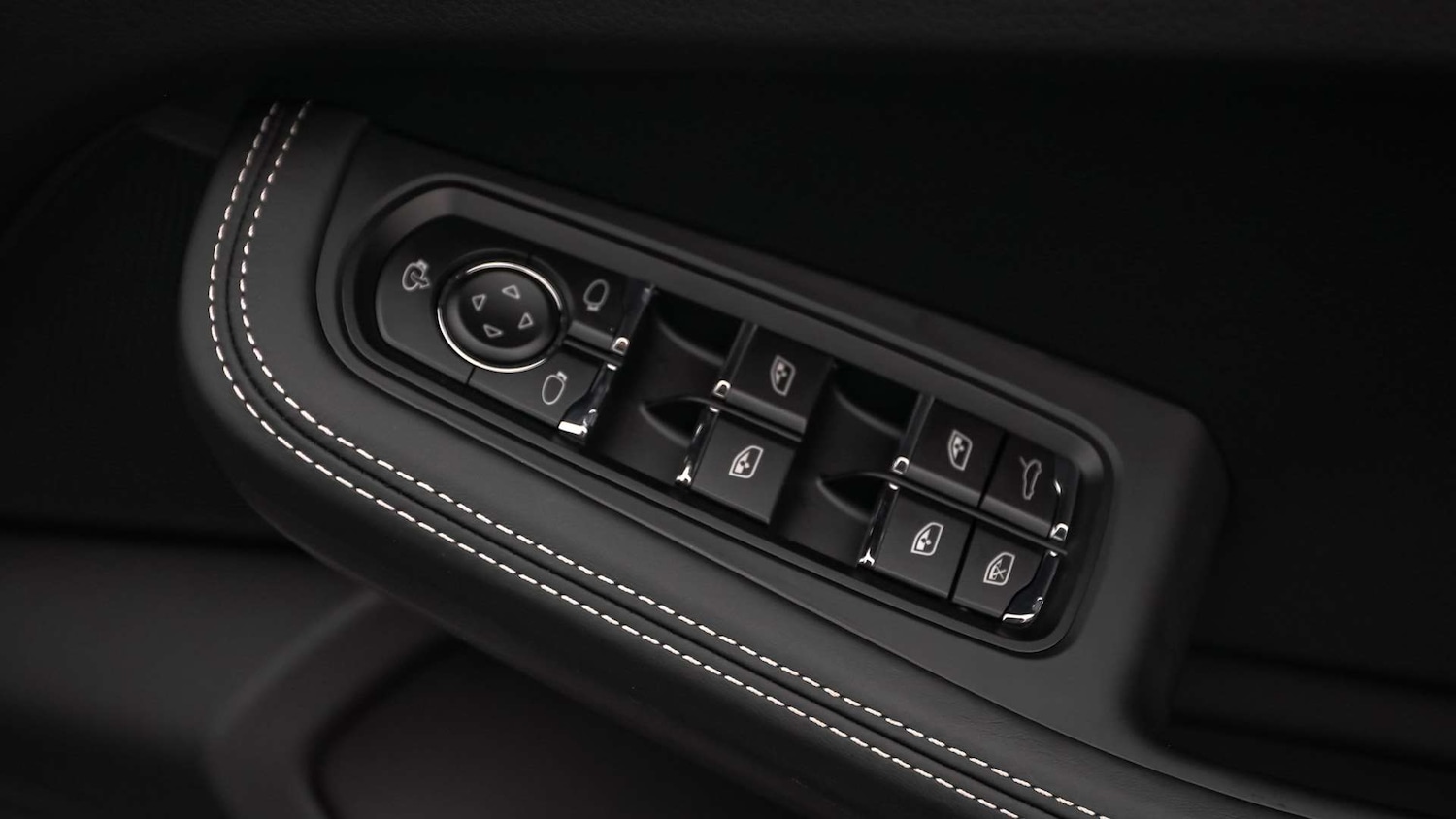 Used Porsche Macan 2025 for sale - 76587744: Photo 26