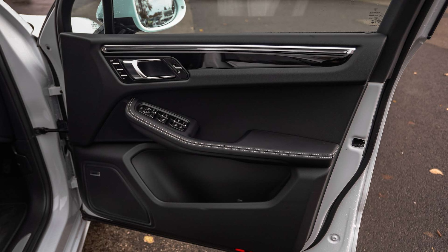 Used Porsche Macan 2025 for sale - 76587744: Photo 32