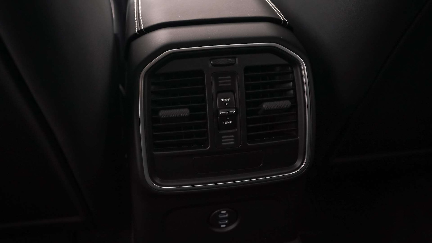 Used Porsche Macan 2025 for sale - 76587744: Photo 33