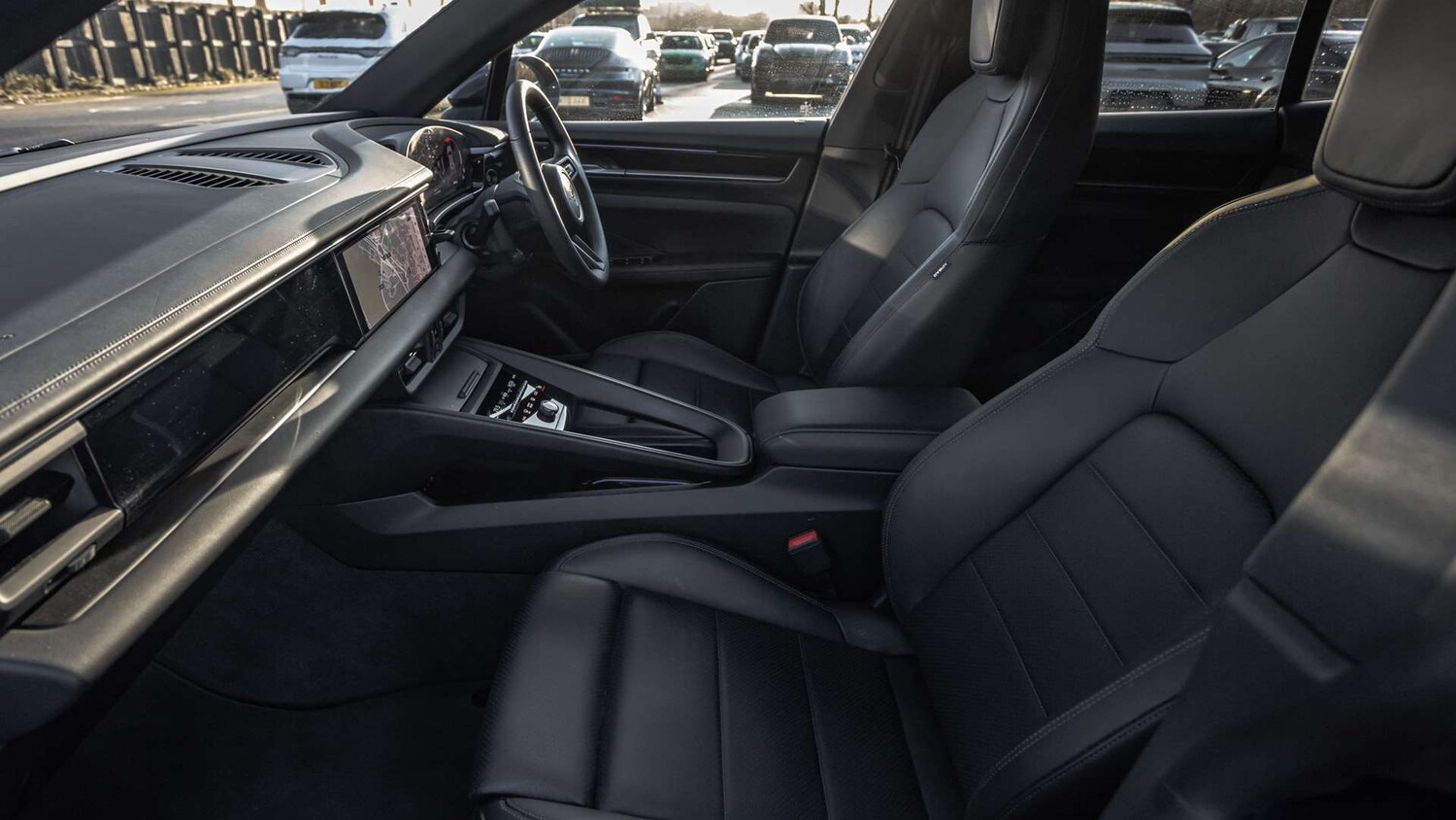 Used Porsche Macan 2025 for sale - 77500251: Photo 12