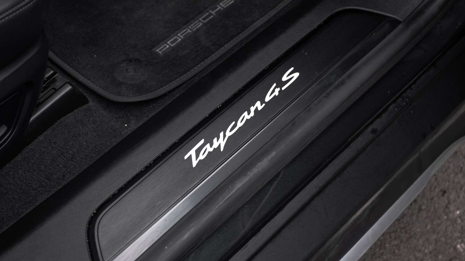 Used Porsche Taycan 2023 for sale - 77219513: Photo 30