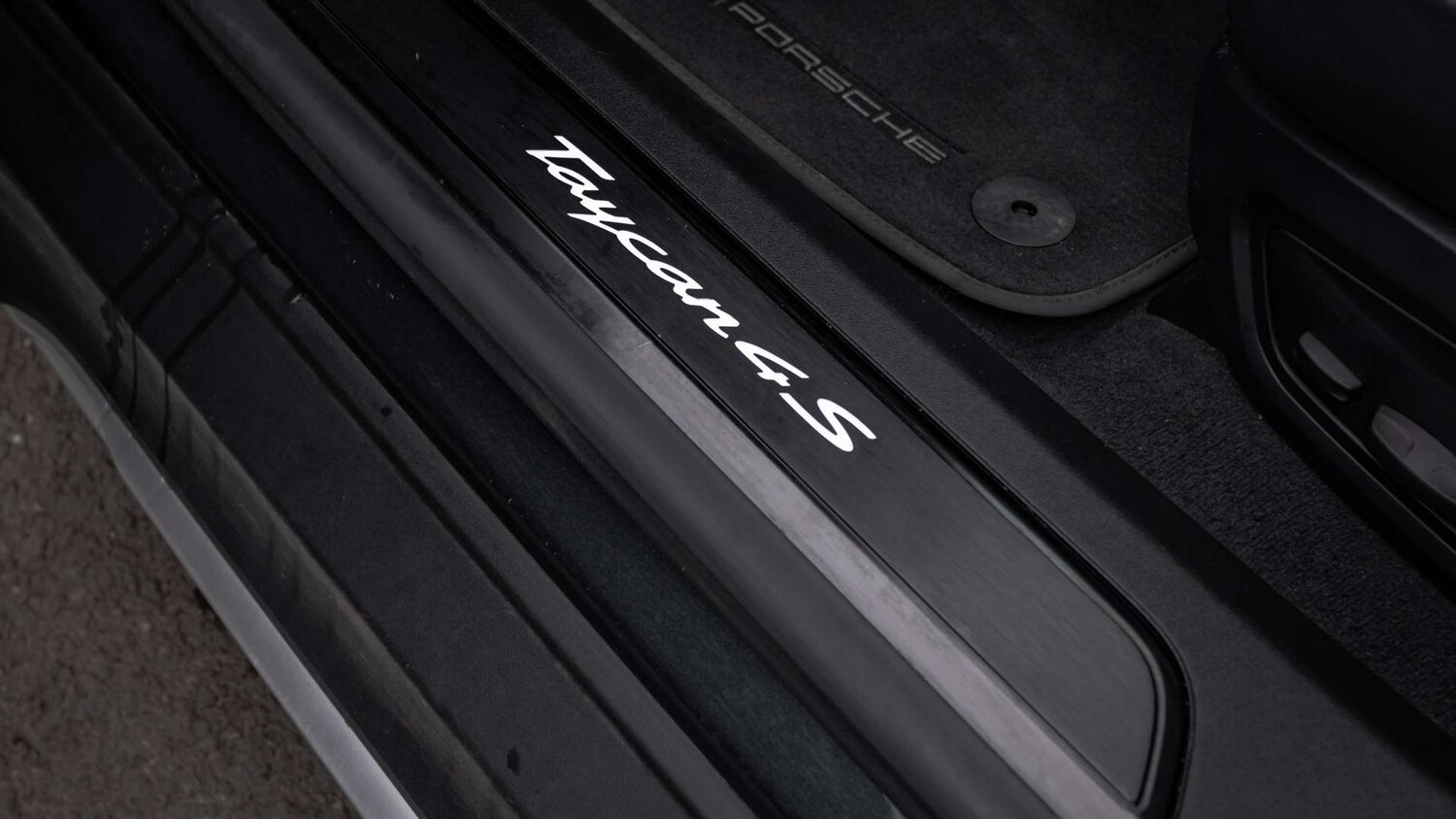 Used Porsche Taycan 2023 for sale - 77219513: Photo 31