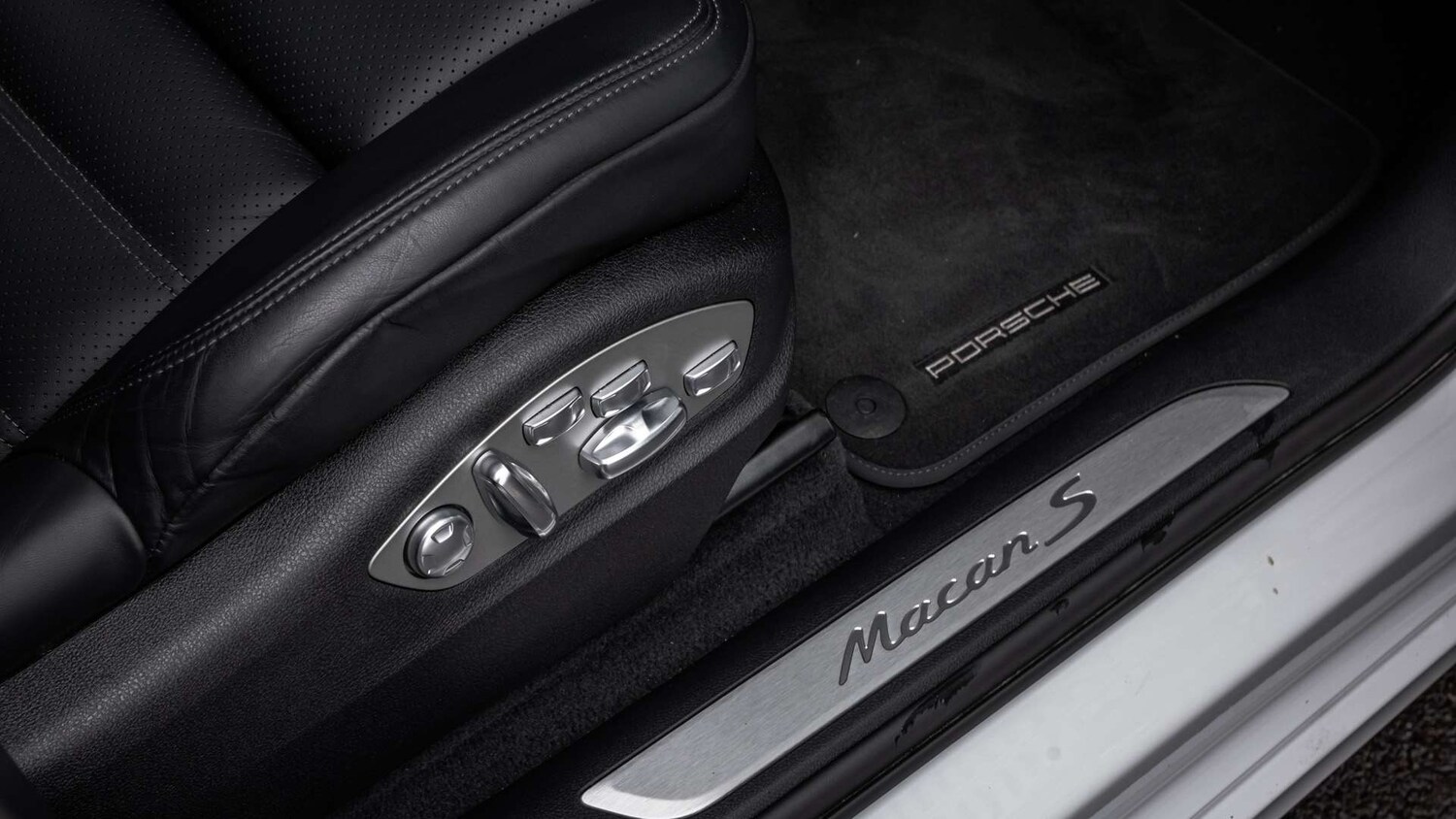 Used Porsche Macan 2025 for sale - 76252207: Photo 26