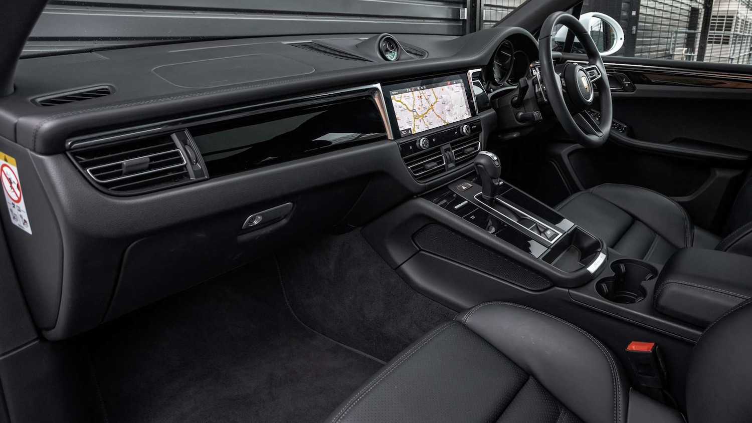 Used Porsche Macan 2025 for sale - 76252207: Photo 5