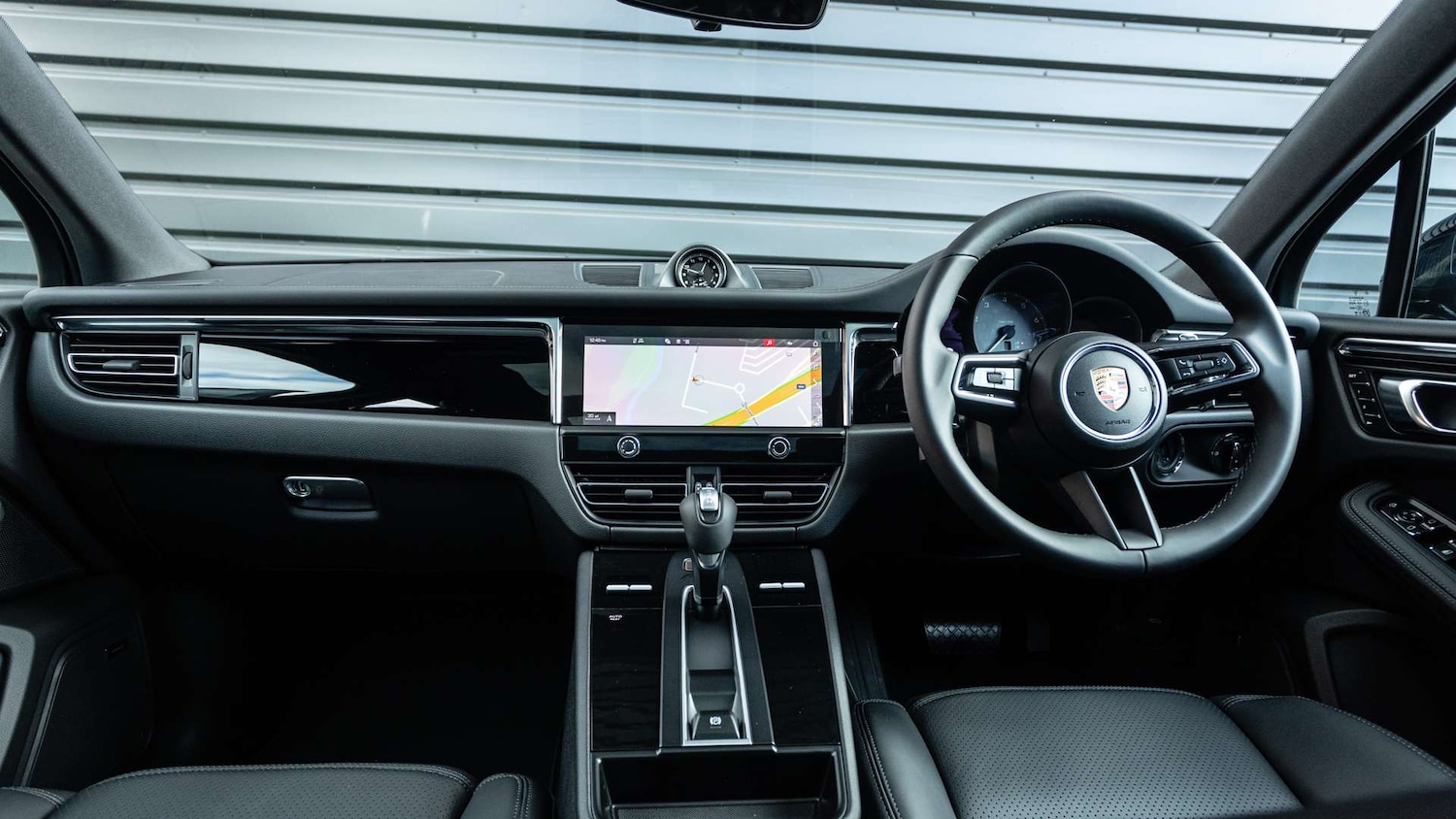 Used Porsche Macan 2025 for sale - 76789303: Photo 11