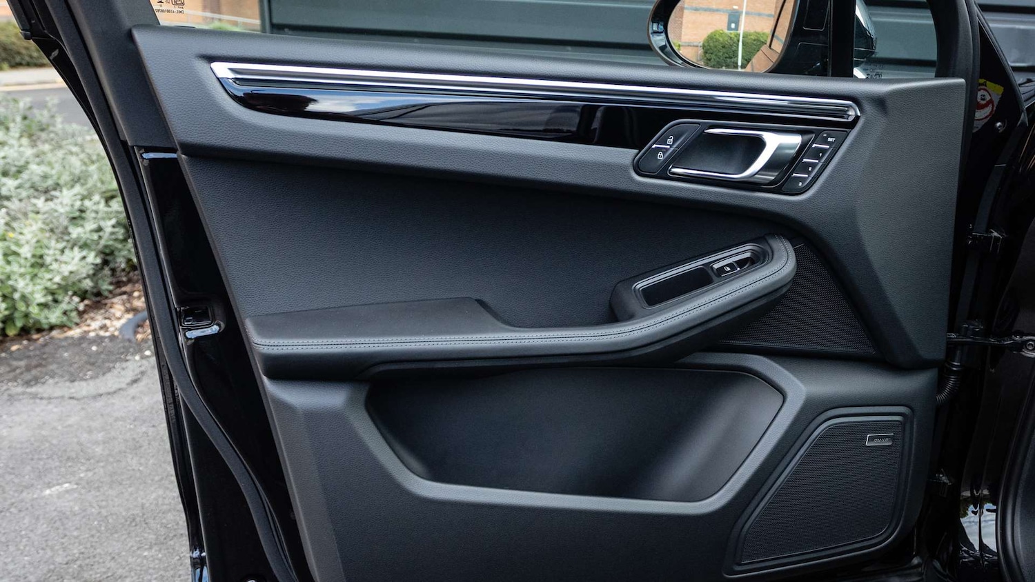 Used Porsche Macan 2025 for sale - 76789303: Photo 32