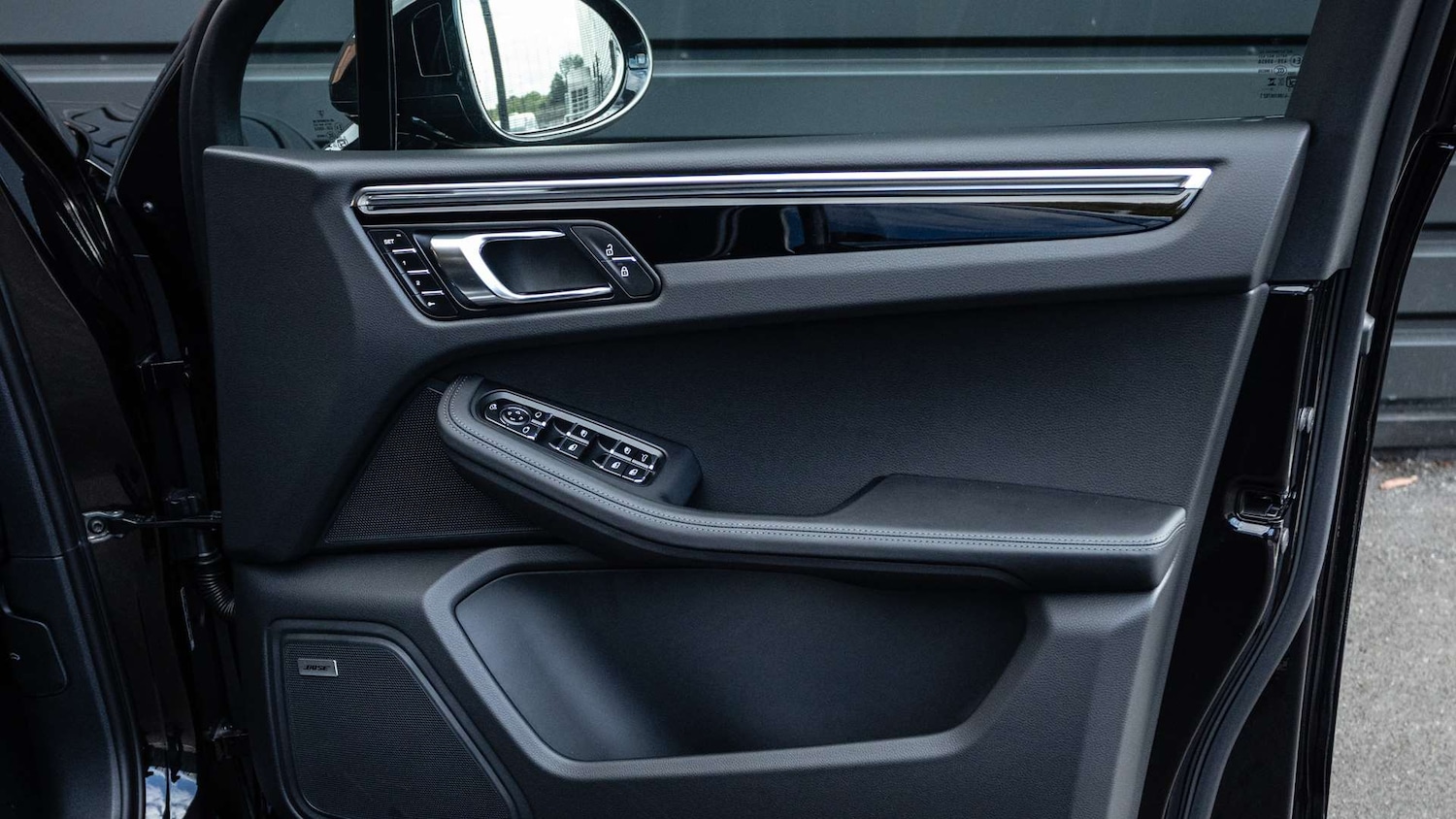 Used Porsche Macan 2025 for sale - 76789303: Photo 33