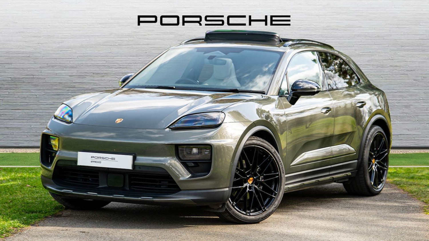Used Porsche Macan 2025 for sale - 78051911: Photo 2