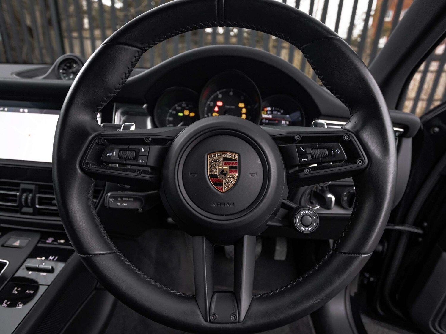 Used Porsche Macan 2023 for sale - 77686447: Photo 11