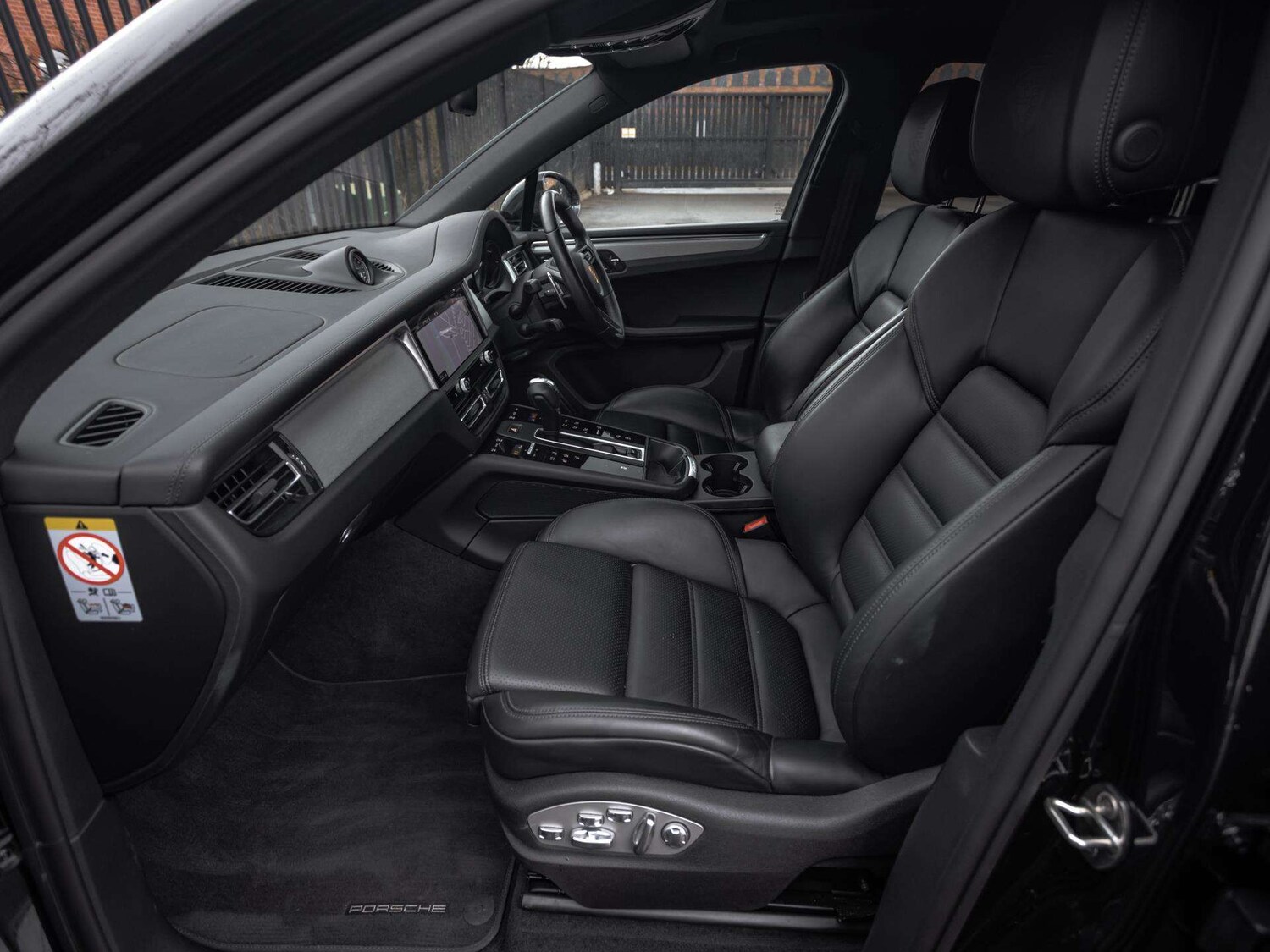 Used Porsche Macan 2023 for sale - 77686447: Photo 15