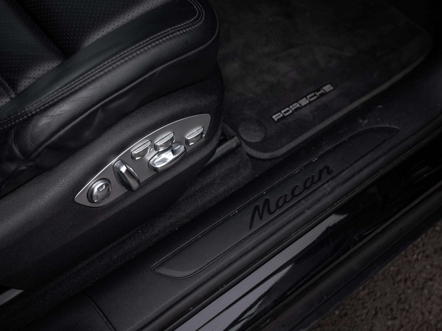 Used Porsche Macan 2023 for sale - 77686447: Photo 24