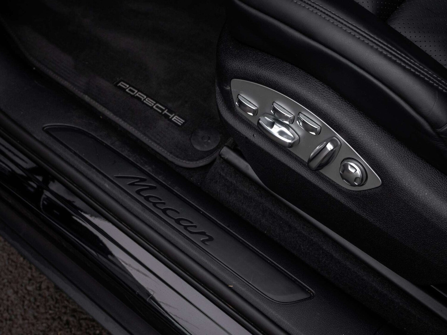 Used Porsche Macan 2023 for sale - 77686447: Photo 32