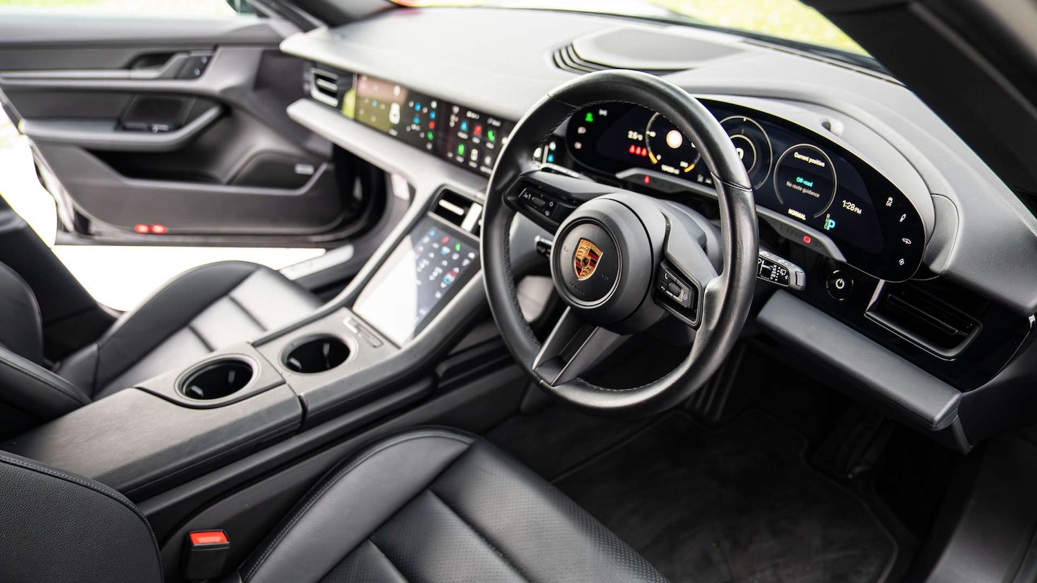 Used Porsche Taycan 2022 for sale - 77147364: Photo 11