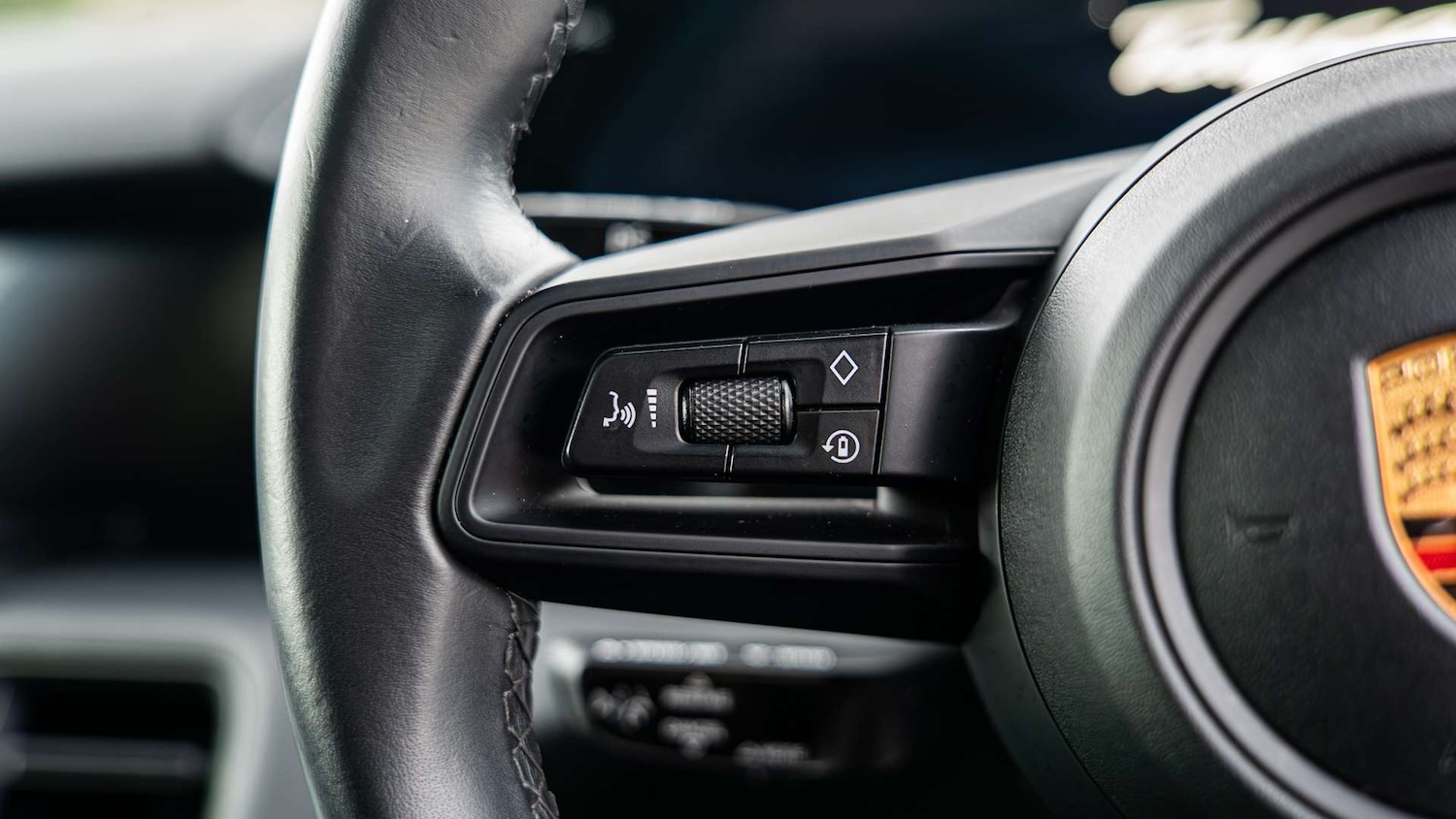 Used Porsche Taycan 2022 for sale - 77147364: Photo 28