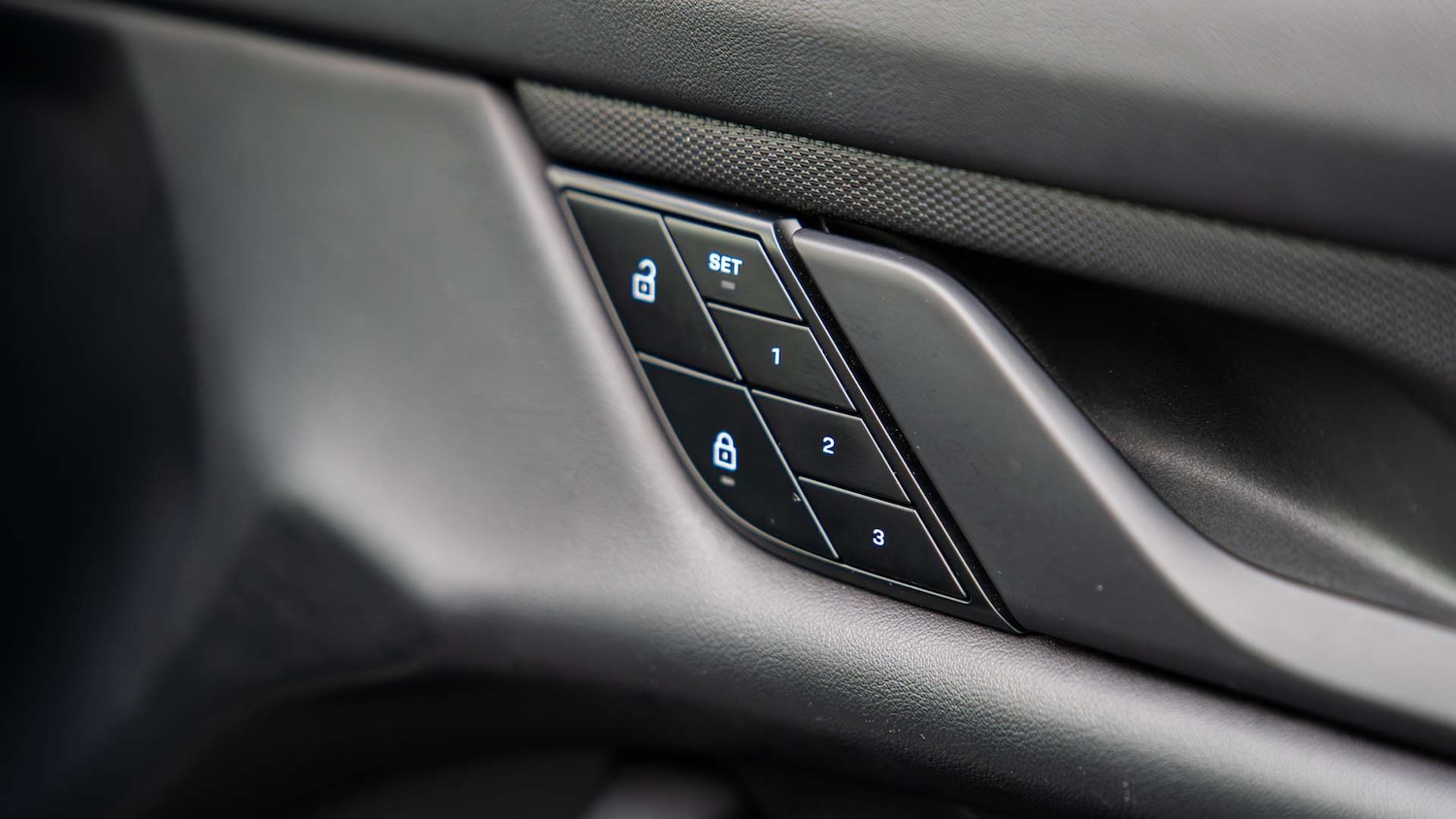 Used Porsche Taycan 2022 for sale - 77147364: Photo 34