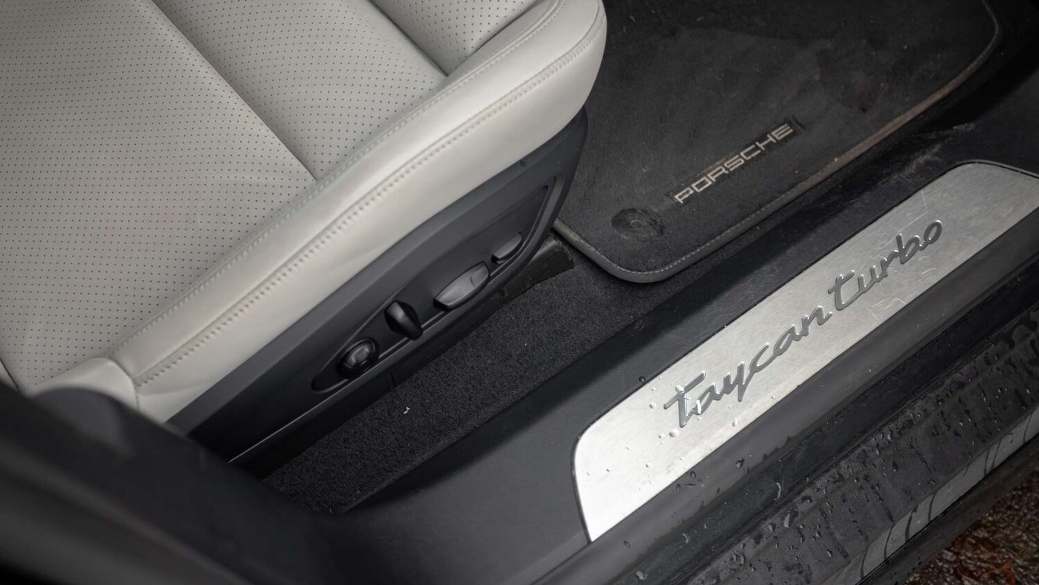 Used Porsche Taycan for sale - 77373742: Photo 18