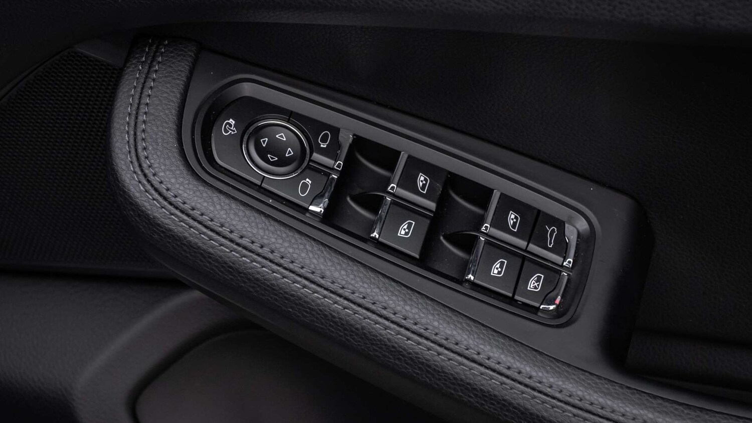 Used Porsche Macan 2023 for sale - 77076603: Photo 23