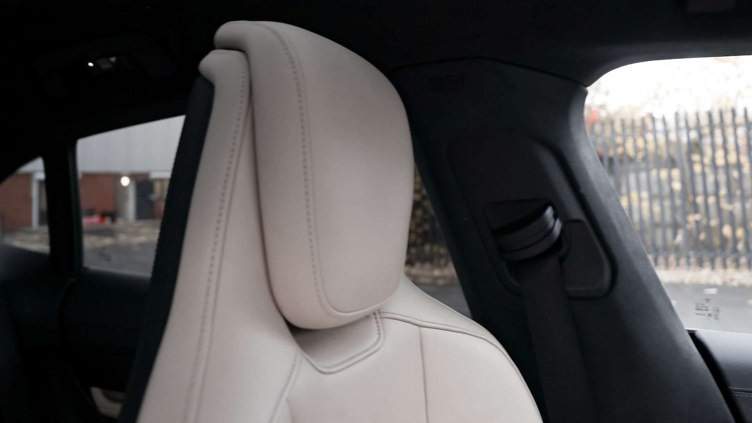 Used Porsche Taycan 2023 for sale - 76774163: Photo 16