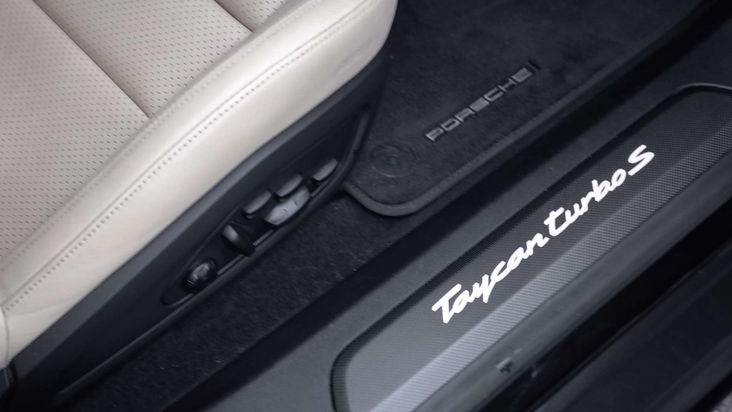 Used Porsche Taycan 2023 for sale - 76774163: Photo 17