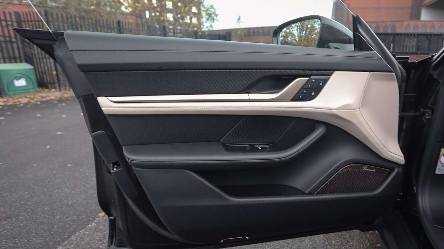 Used Porsche Taycan 2023 for sale - 76774163: Photo 32