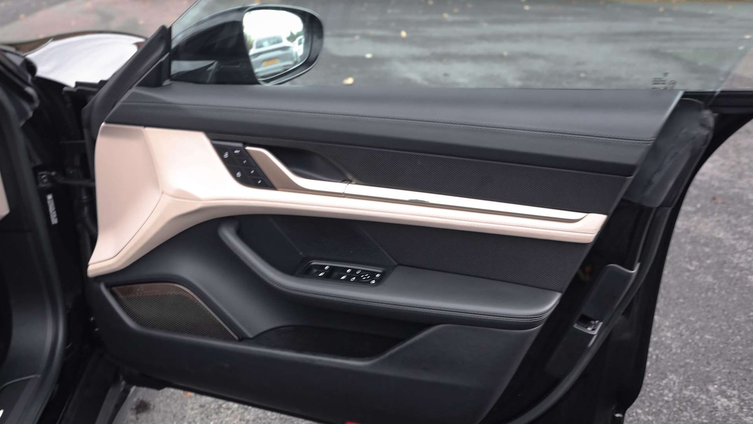 Used Porsche Taycan 2023 for sale - 76774163: Photo 33