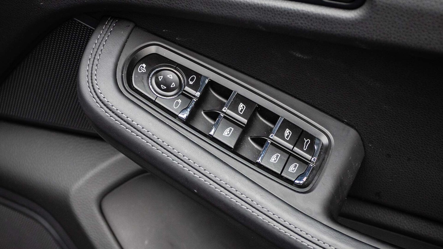 Used Porsche Macan for sale - 78104123: Photo 32