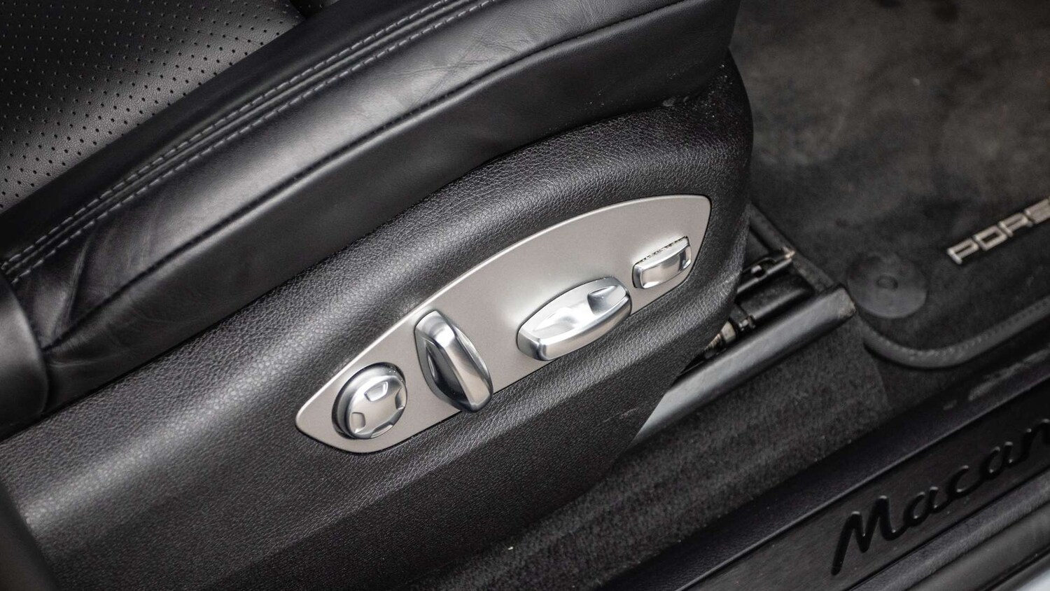 Used Porsche Macan for sale - 78104123: Photo 35