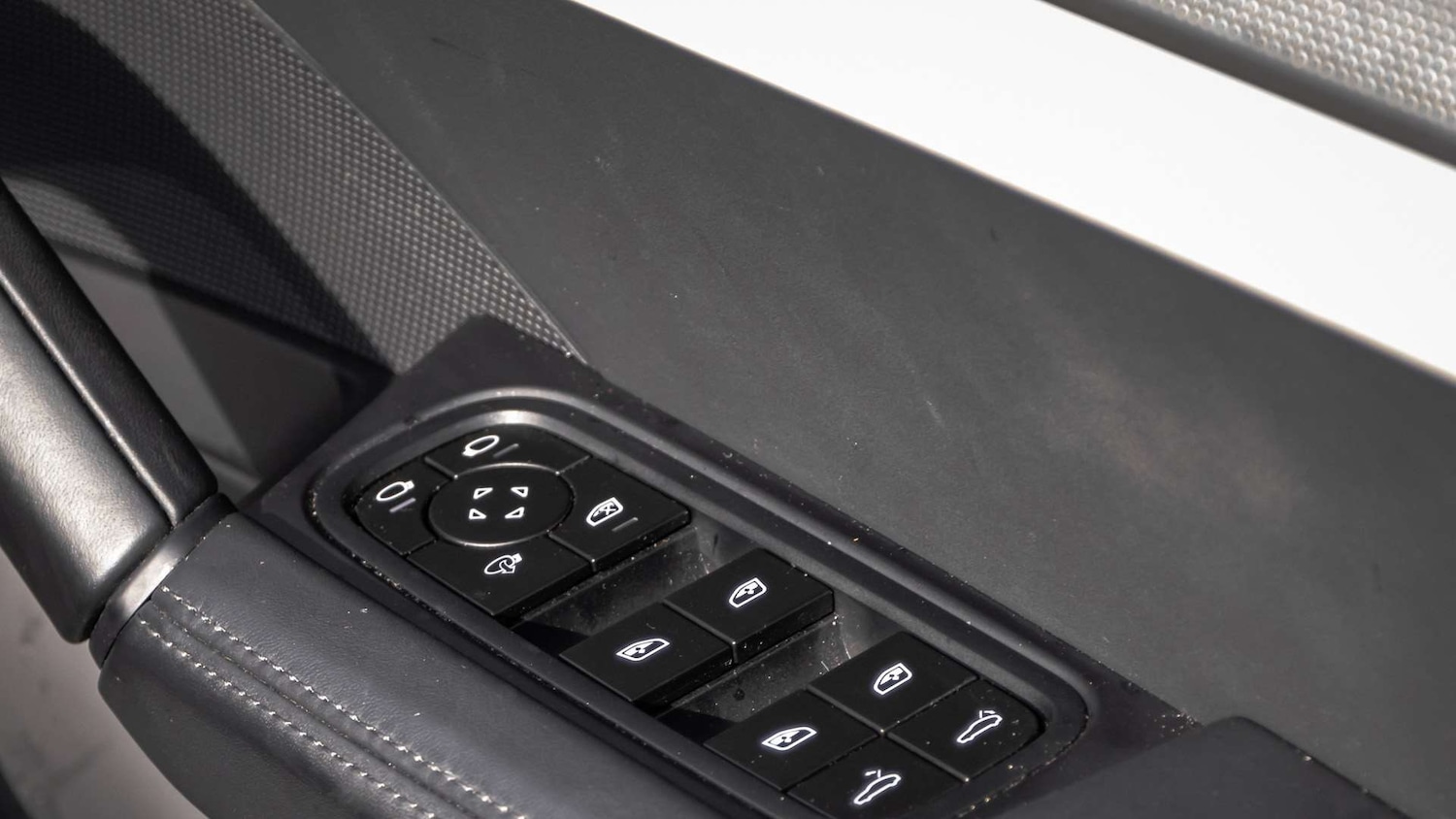 Used Porsche Cayenne 2025 for sale - 78010567: Photo 31