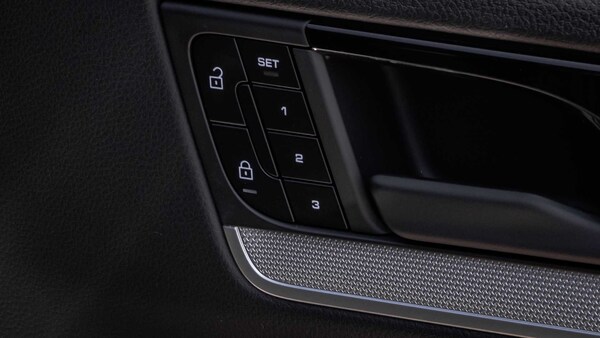 Used Porsche Cayenne 2025 for sale - 75496730: Photo 25