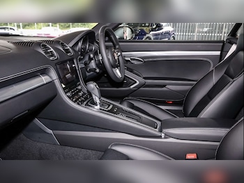 Used Porsche Cayman 2025 for sale - 76156171: Photo 3