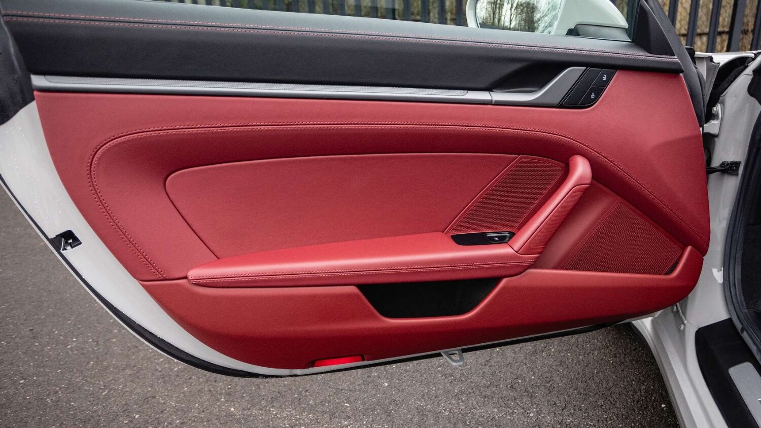 Used Porsche 911 2024 for sale - 77842383: Photo 17