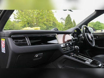 Used Porsche Macan 2023 for sale - 78519651: Photo